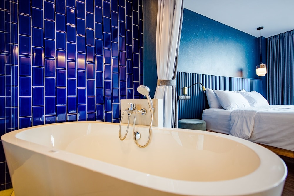 One-Bedroom Suite - Photo 16