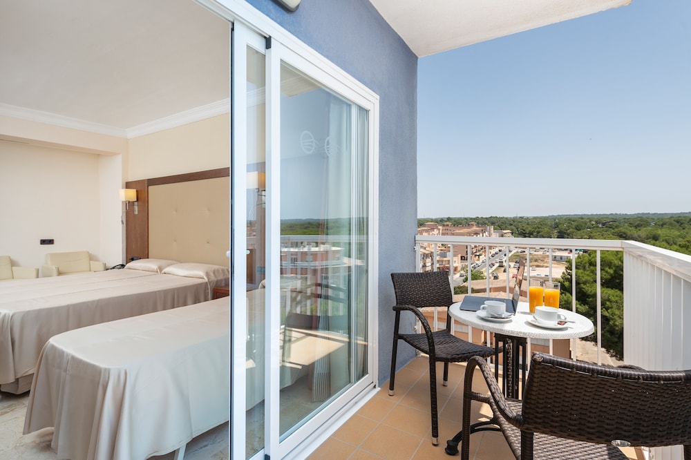 Habitación Triple Estándar, Balcón