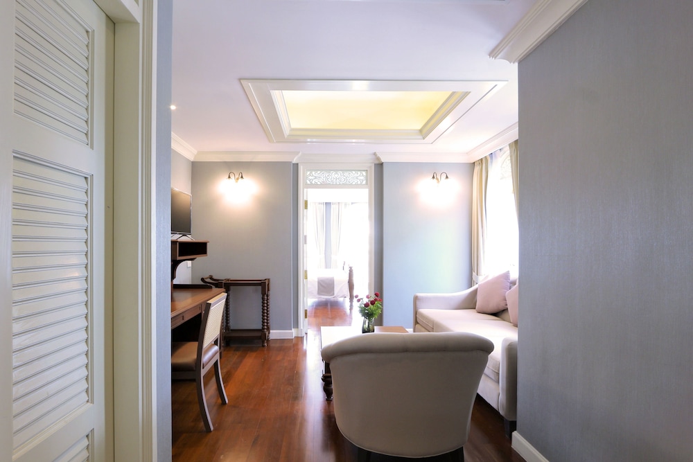 Suite 1 Bedroom River View