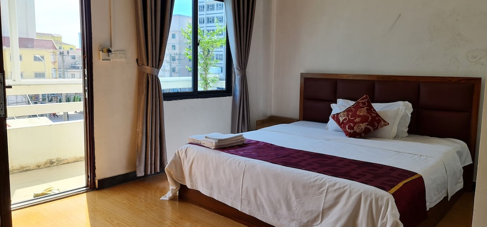 Economy Single Room, 1 King Bed, Garden View, Mountainside photo 2