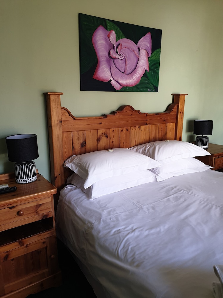 Basic Double Room (Green)