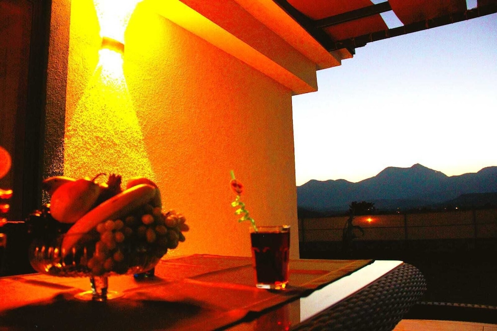 Comfort Villa, Mountain View, Poolside photo 1