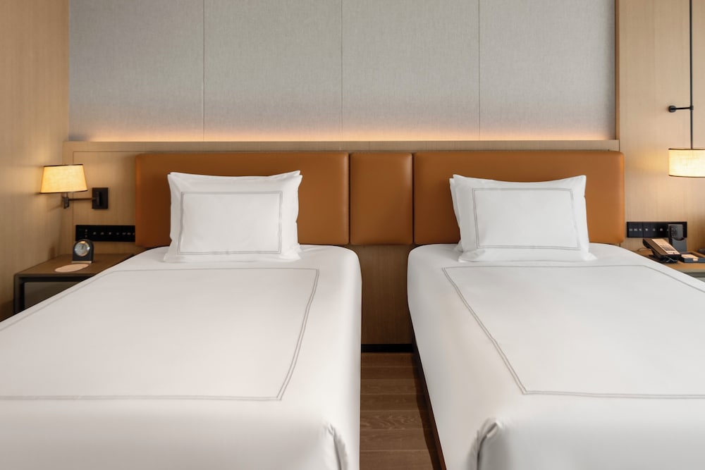 Swiss, Room, 2 Twin Beds, City View - Photo 2