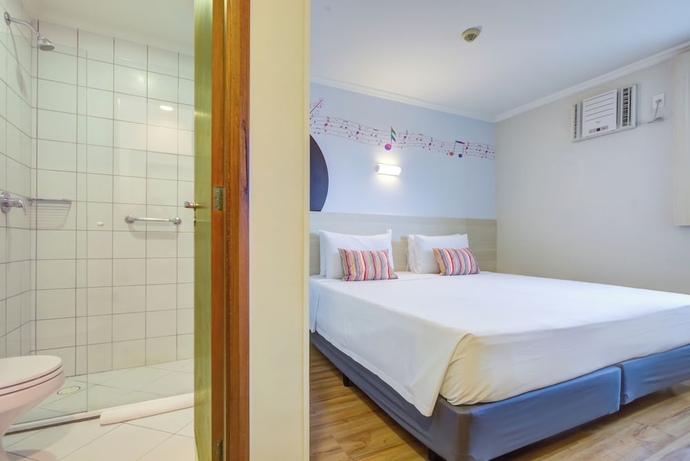 Standard Double Room - Photo 12