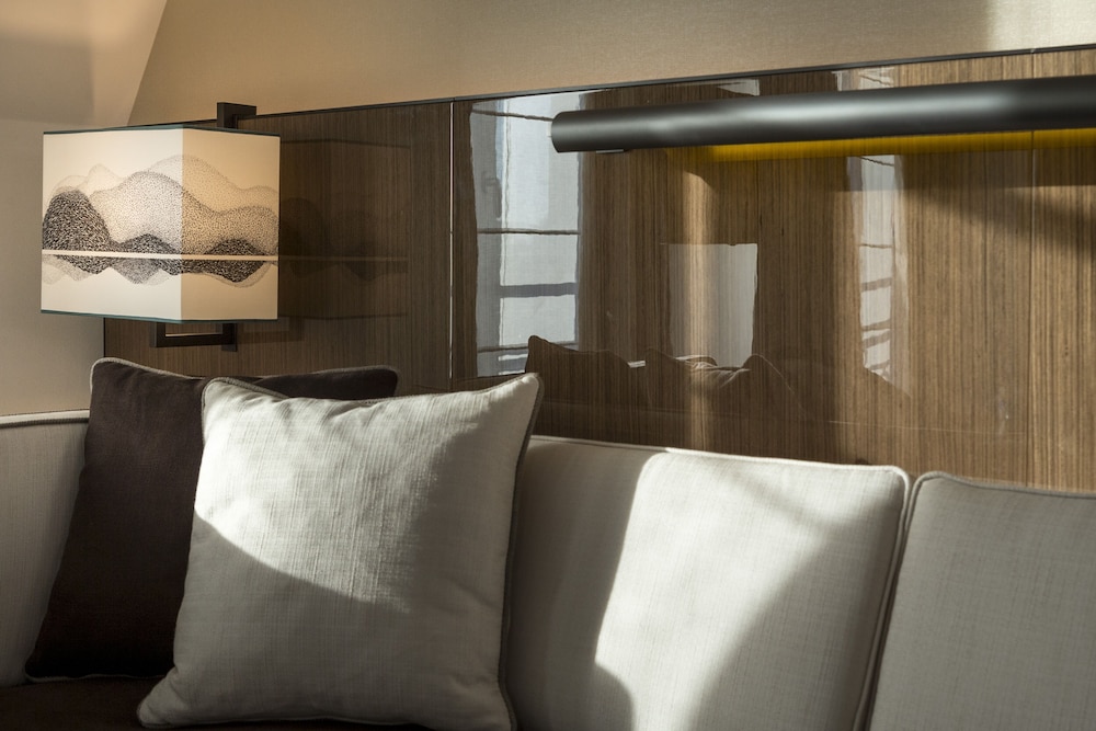 Premium Room, 1 King Bed with Sofa bed