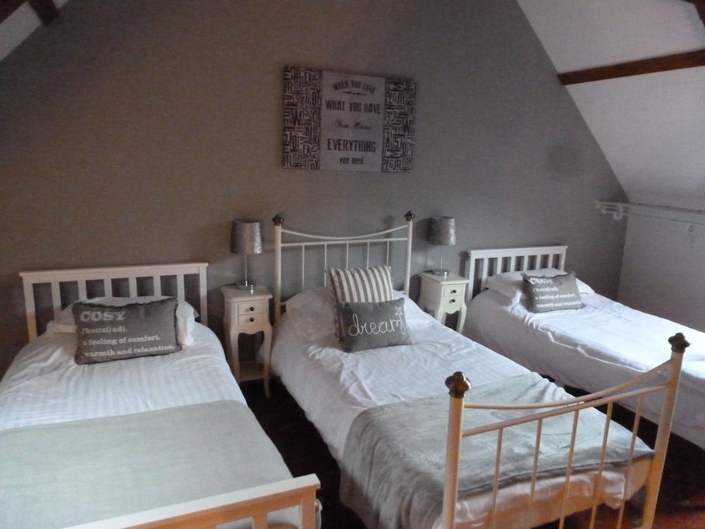 Suite, Ensuite (Room 12 - Elder) photo 2