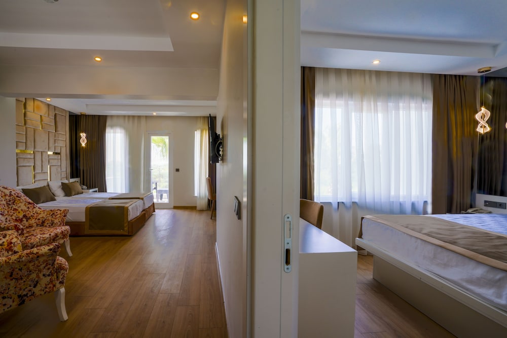 Family Quadruple Room, 2 Bedrooms