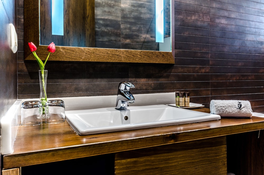Standard Triple Room, Ensuite - Photo 6