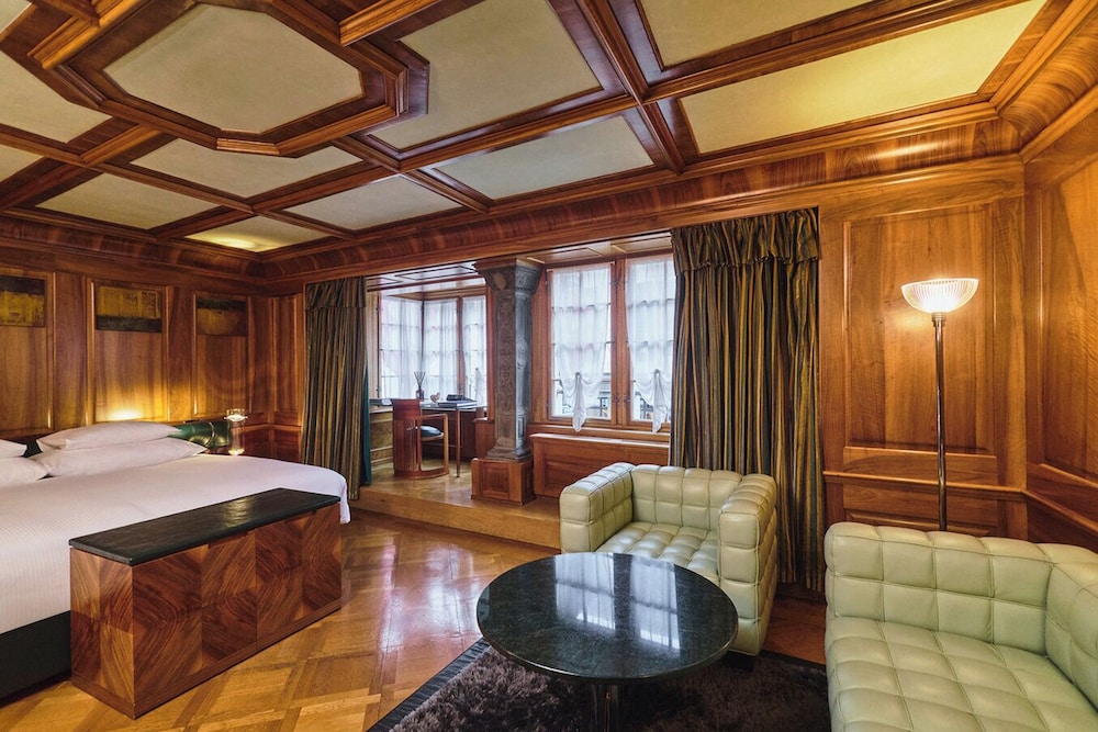 Junior Suite (Historic)