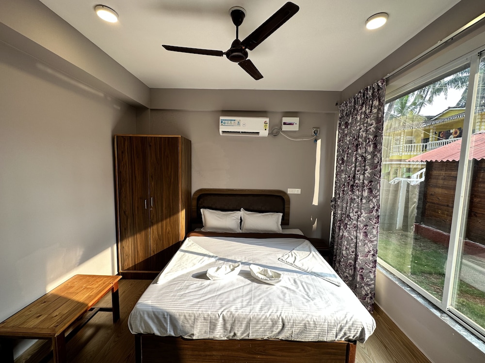 Deluxe Room - Photo 23