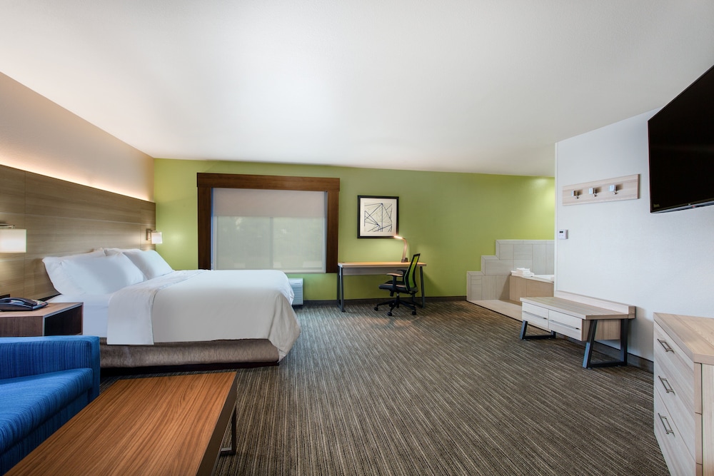 Suite, 1 King Bed - Photo 1