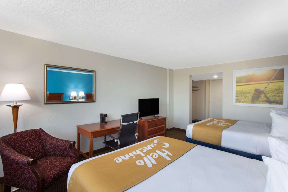 Suite, 2 Queen Beds, Non Smoking photo 2
