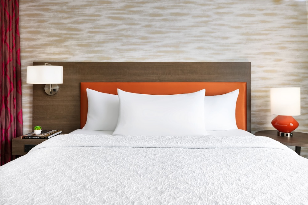Suite, 1 King Bed, Accessible, Bathtub - Photo 2
