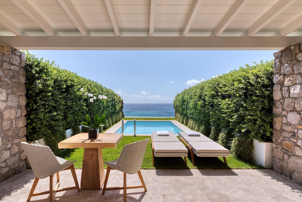 Luxury Suite, 1 Double Bed, Sea View (Private Pool) thumbnail 6