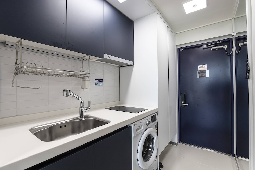 Superior Double Room, Mountain & City View photo 3