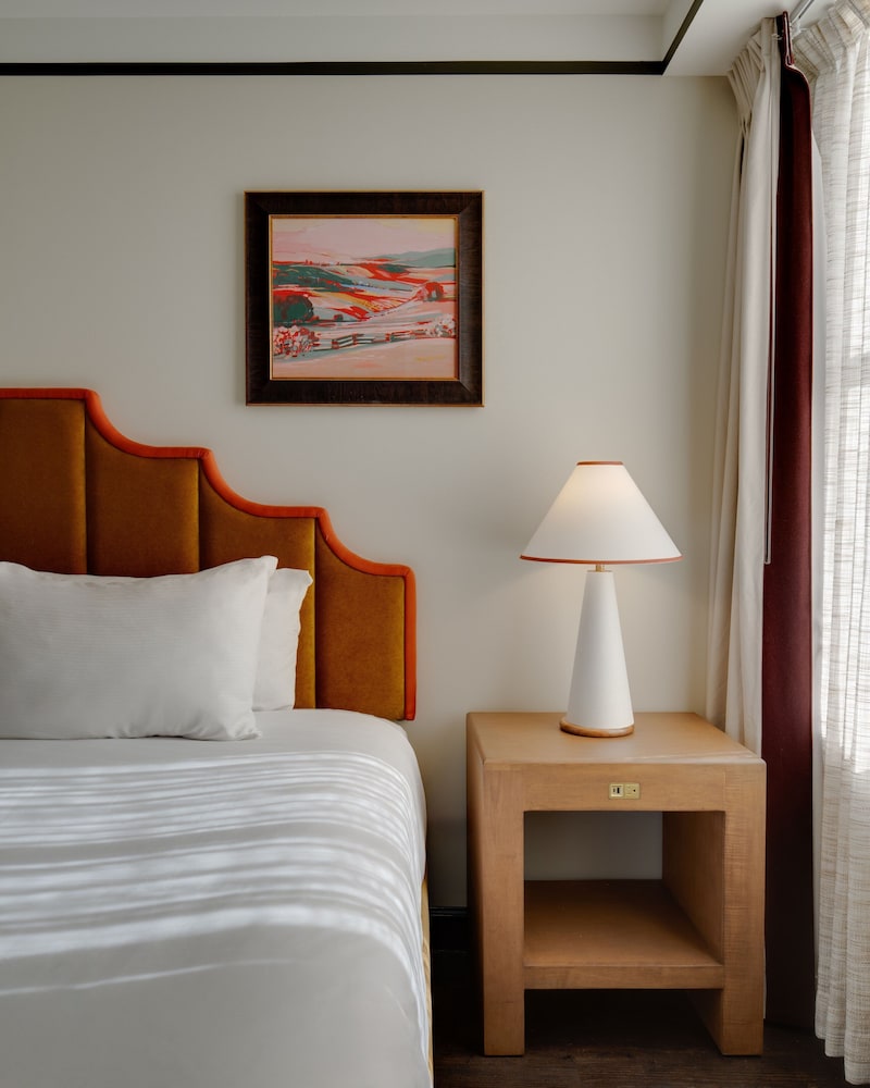 Premium Room, 1 King Bed, City View (High Floor)
