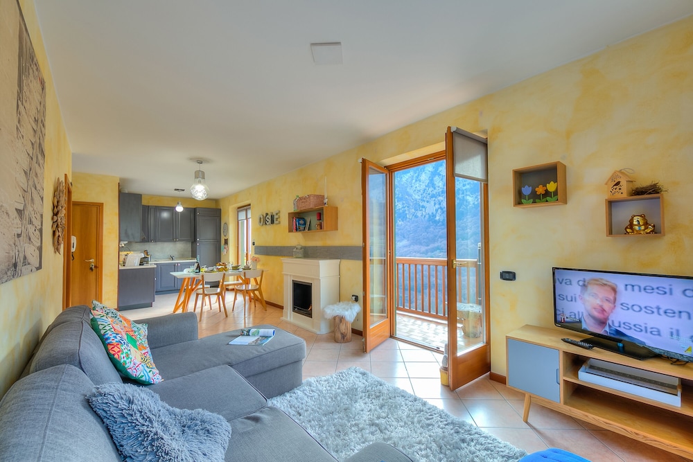 Family Apartment, 1 Bedroom, Mountainside (Casa Stefy) photo 1