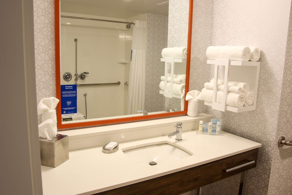Studio, 1 King Bed, Accessible (Mobility & Hearing) - Photo 3