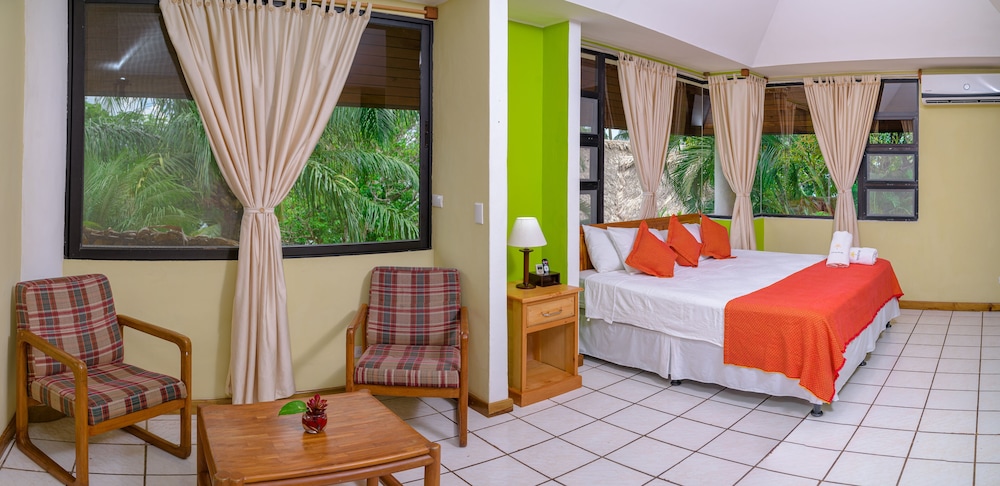 Family Suite, 2 Bedrooms, Tower photo 1