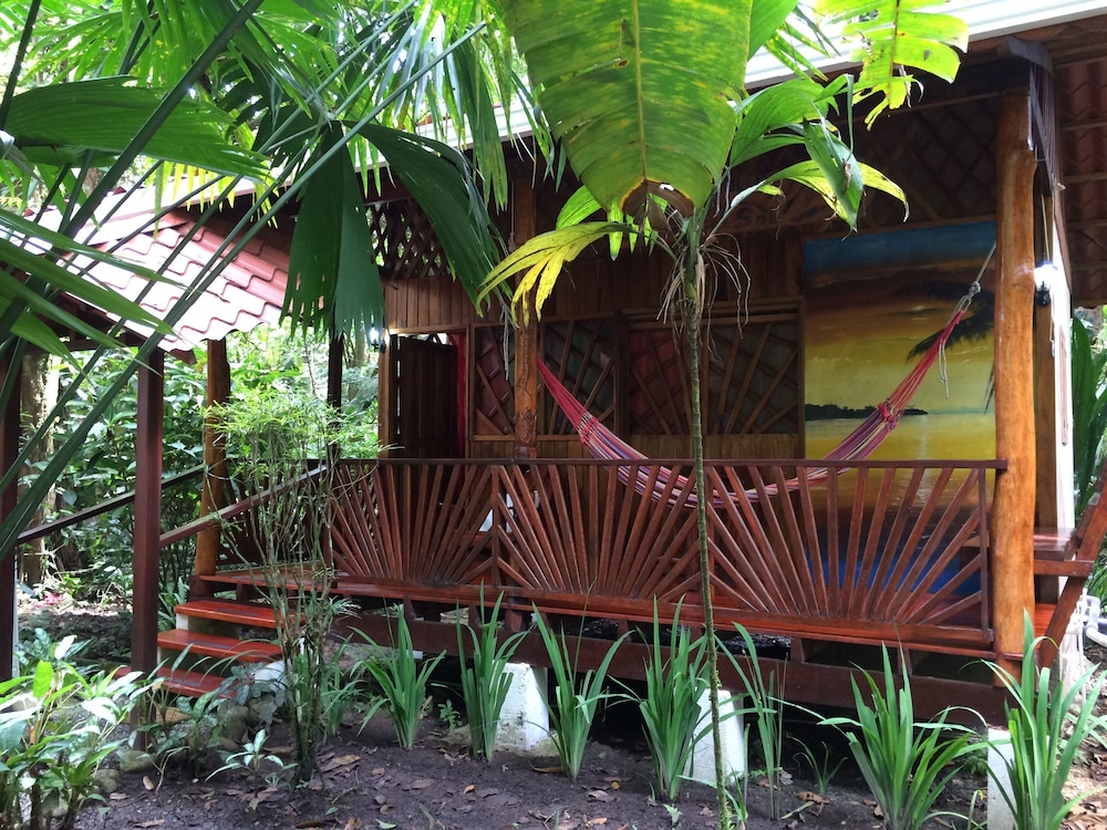 Standard Bungalow, 1 Queen Bed, Balcony, Garden Area