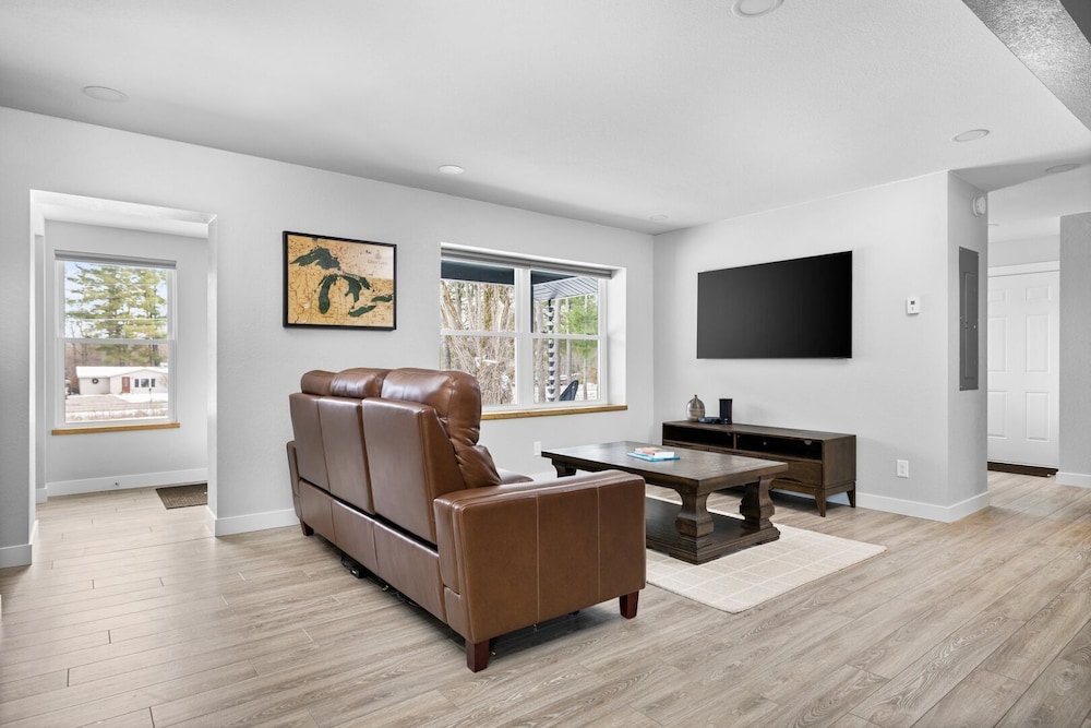 Luxury House photo 1