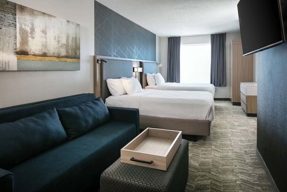 Suite - Photo 1
