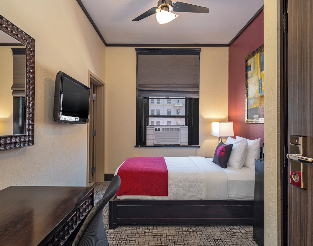 Superior Room, 1 King Bed