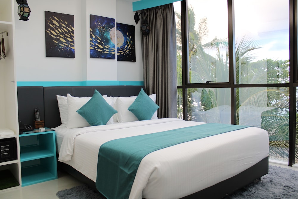 Deluxe Double Room, 1 Queen Bed, Beach View