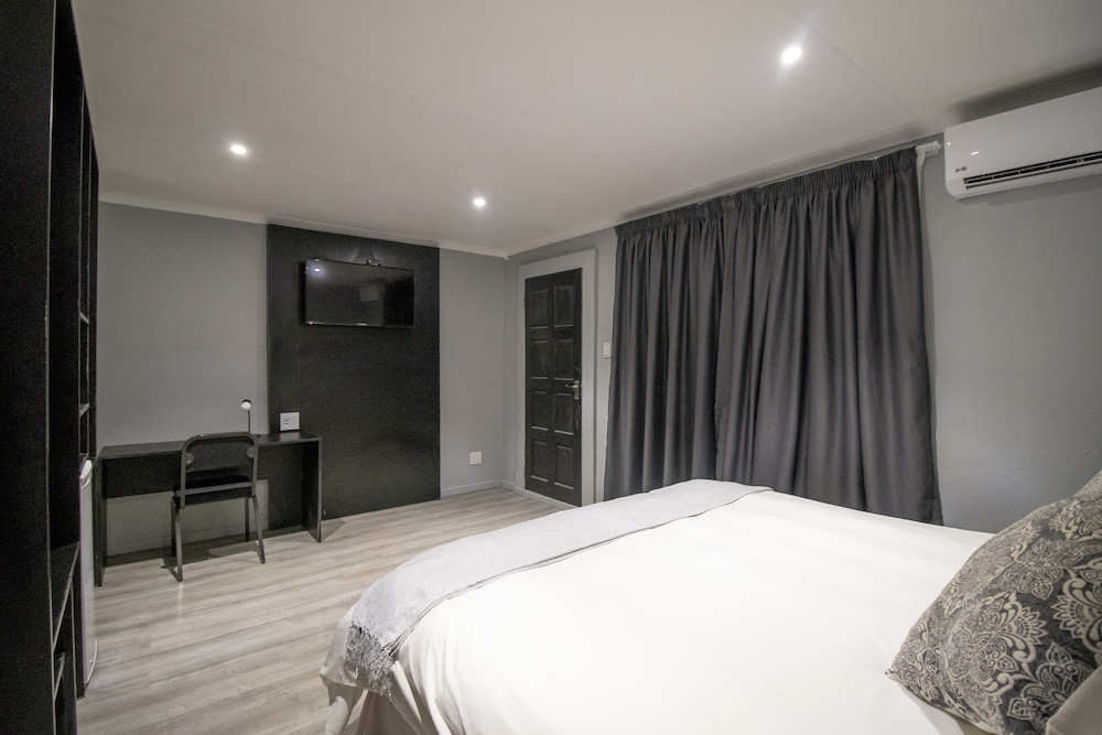 Executive Room - Photo 2