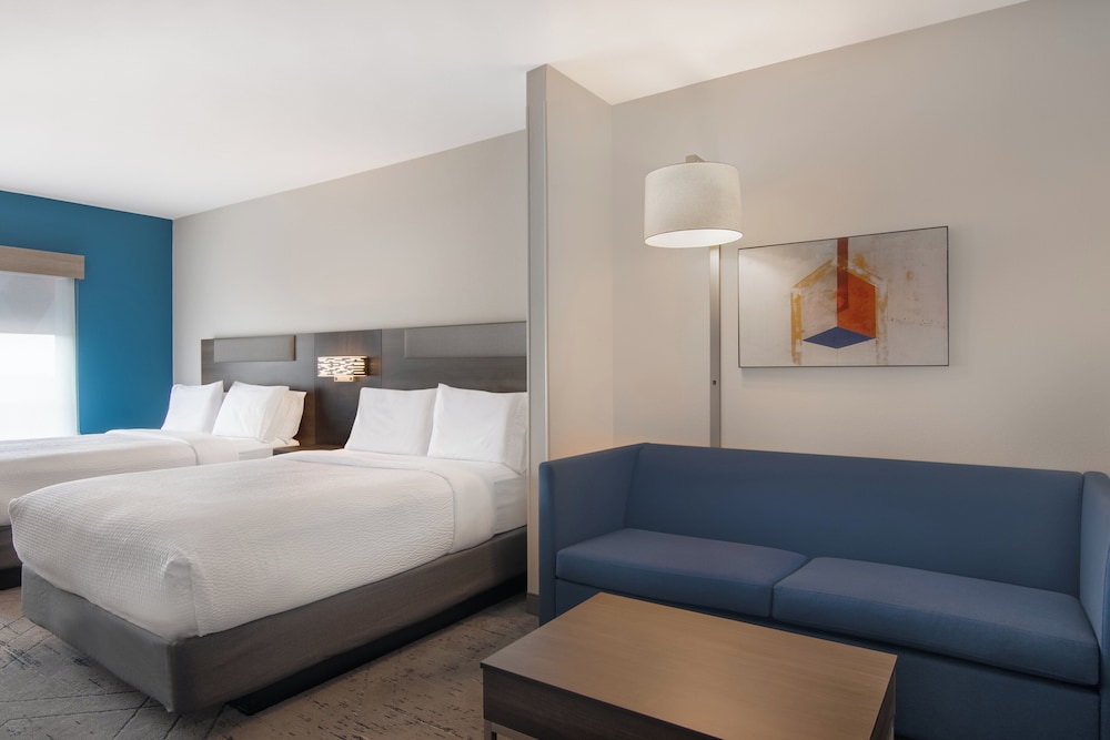 Suite, 2 Queen Beds - Photo 4