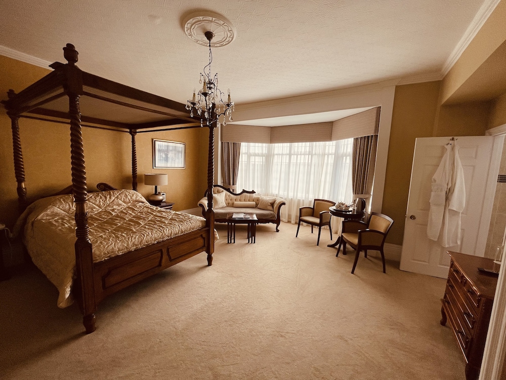 Deluxe Double Room, 1 King Bed photo 2