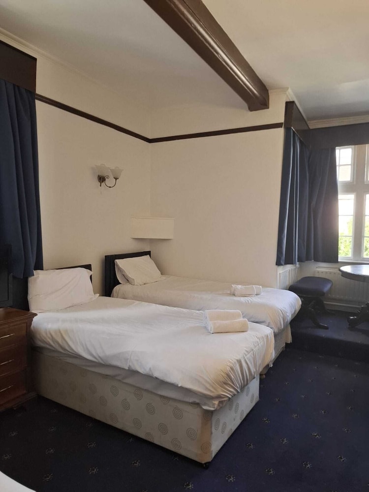 Suite, Ensuite photo 3