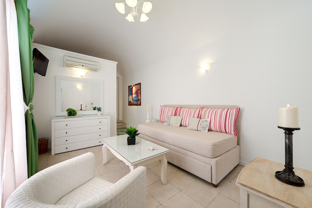 Suite - Photo 5