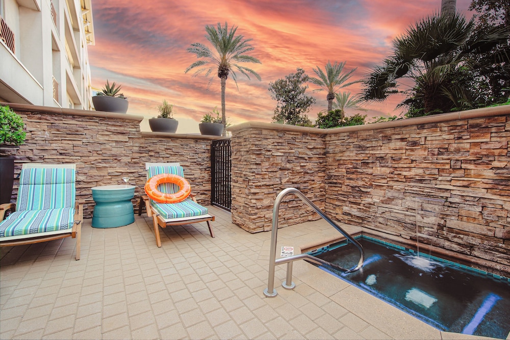 Dive Inn, Surfside Suite, King Bed, Non smoking - Photo 2
