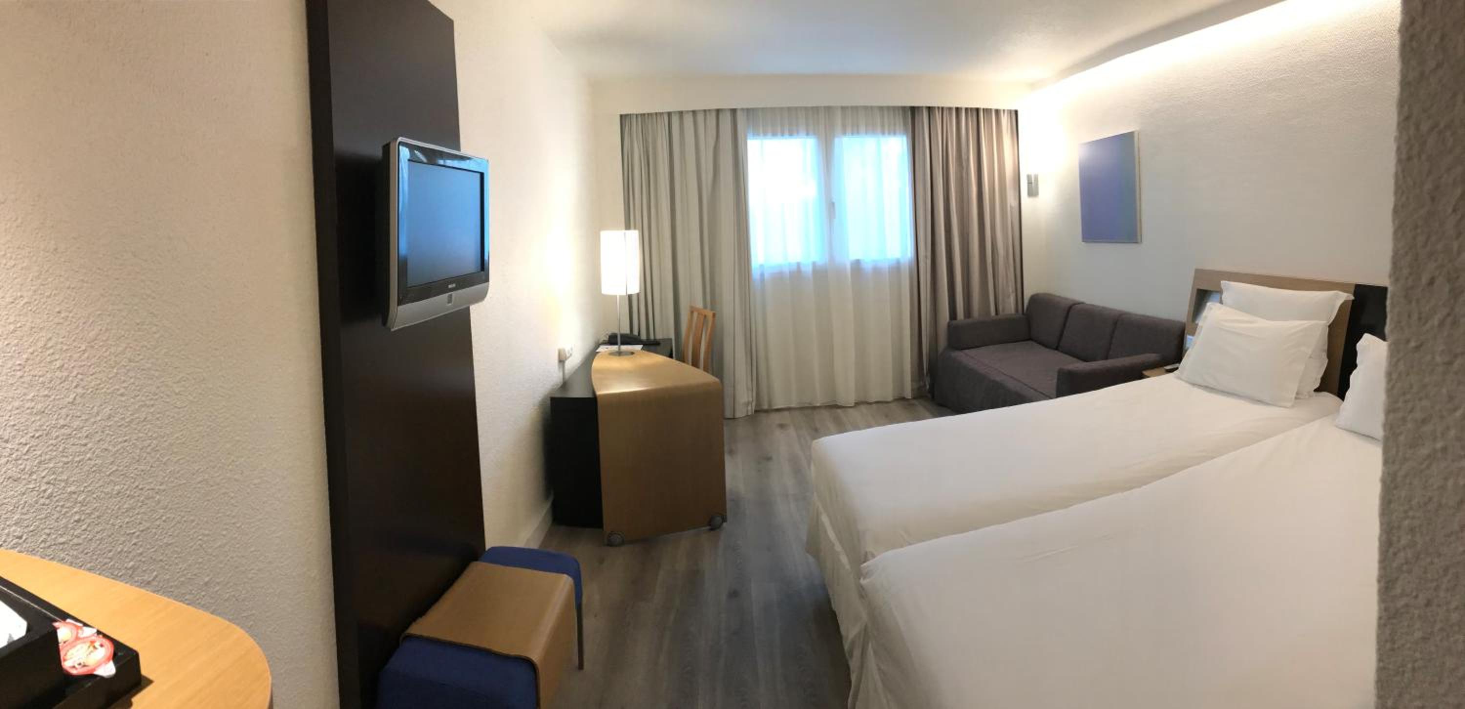 Twin Room - Photo 12