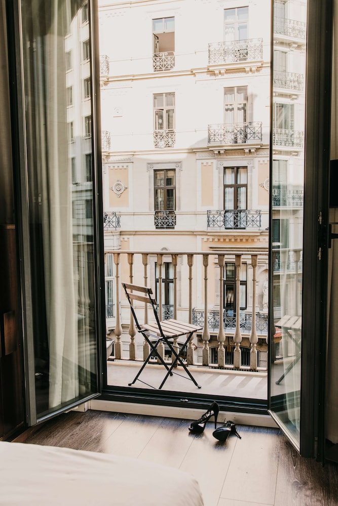 Standard Room, Balcony, City View (Pulitzer View)