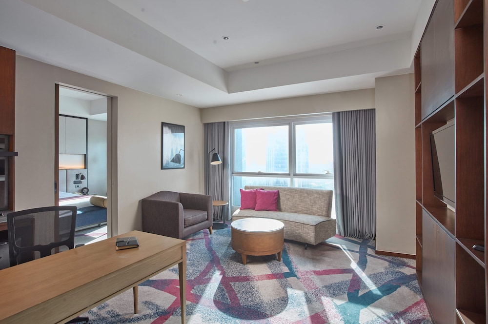 Suite, 1 Bedroom, Club Lounge Access, Corner (Low Floor) photo 3