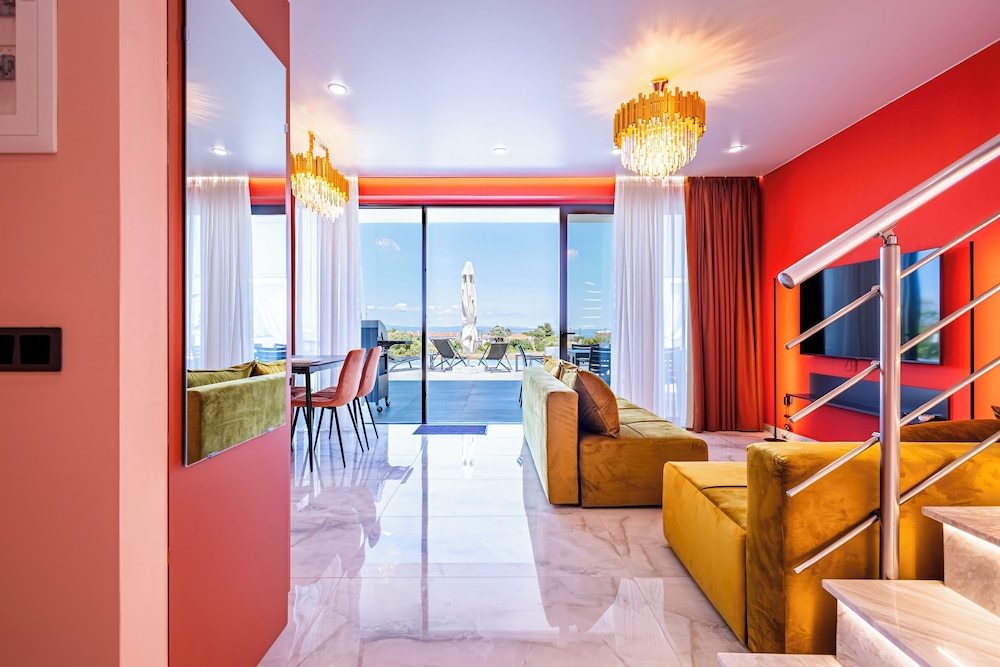 Villa | Savannah