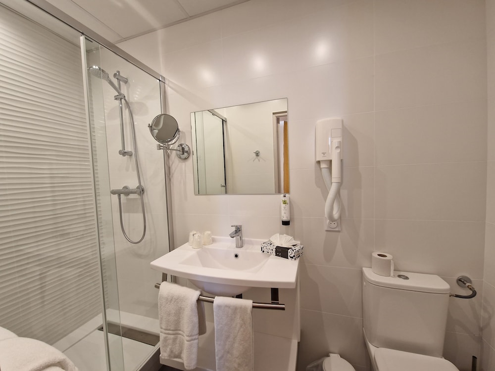 Standard Triple Room - Photo 5