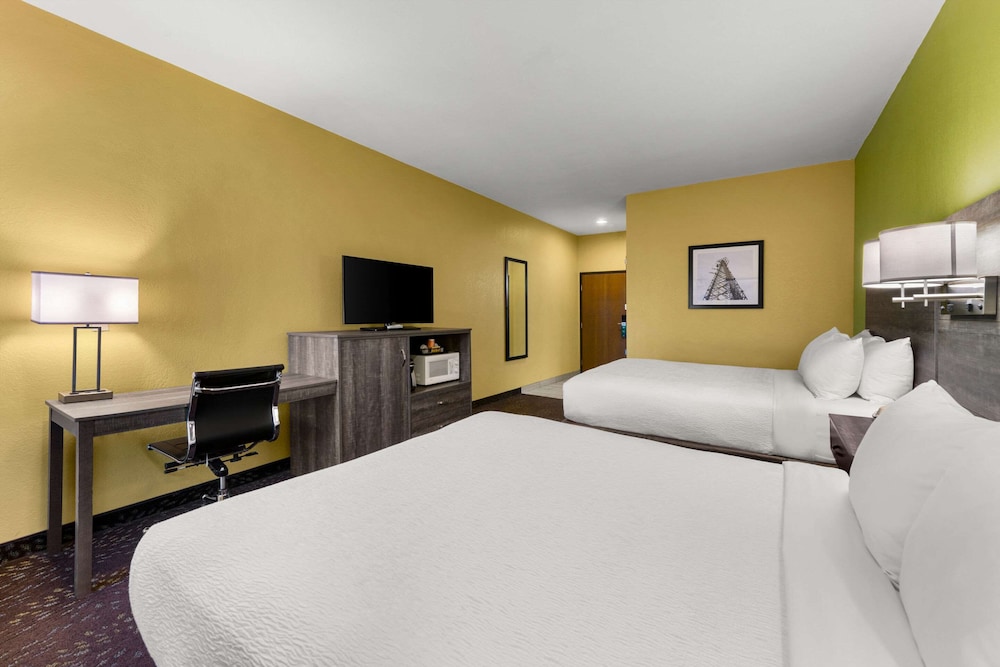 Standard Room, 2 Queen Beds, Non Smoking - Photo 2