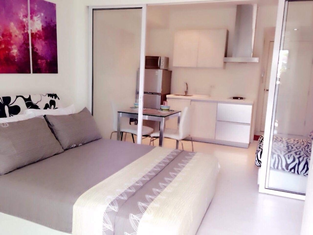 1 Bedroom Condo Beach View photo 3