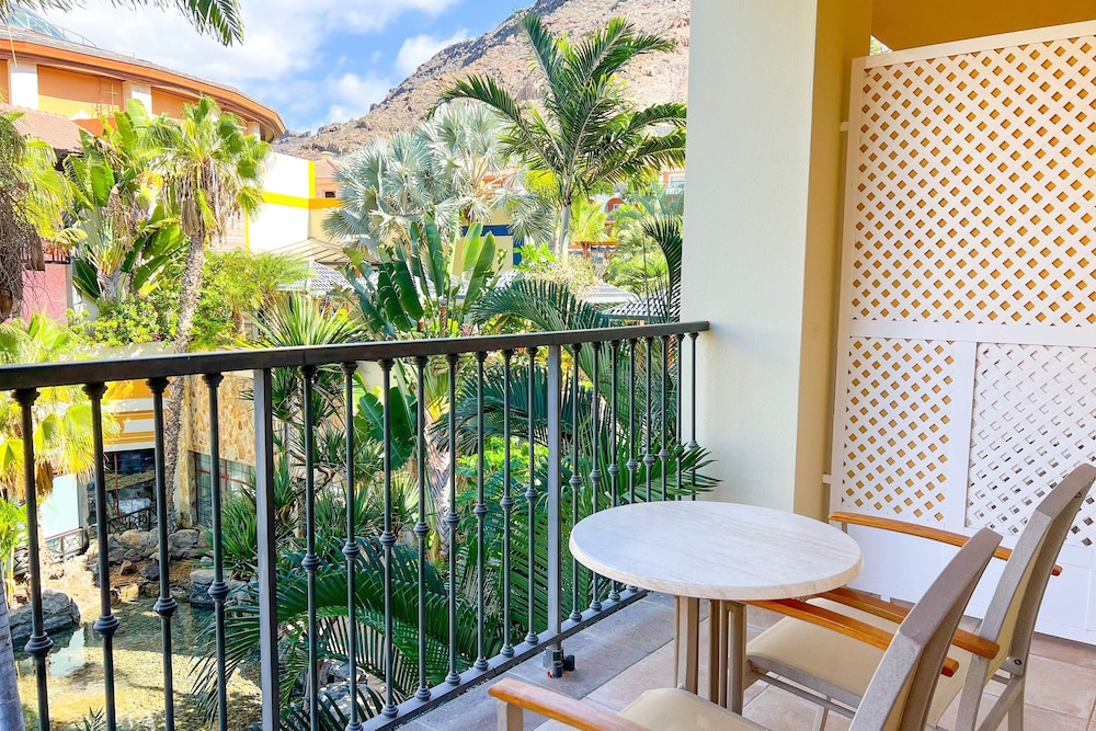 Double Room (1 Adult + 2 Children)