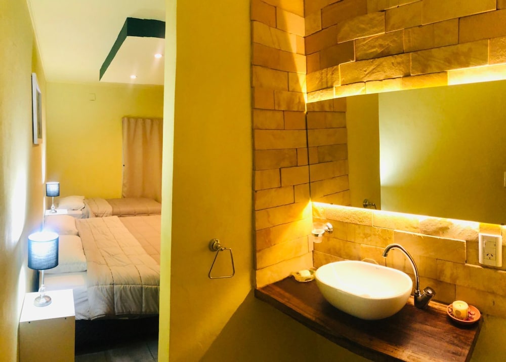 Classic Quadruple Room, Mixed Dorm (Jasinto) photo 2