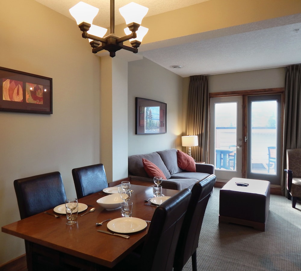 Premium Suite, 3 Bedrooms, Fireplace photo 3