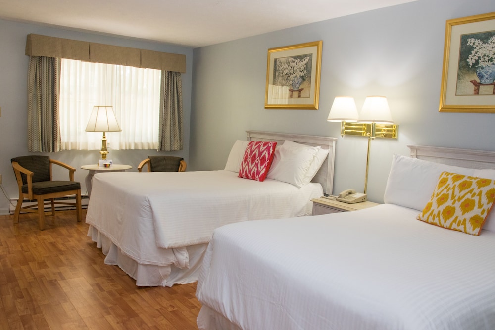 Deluxe Room, 2 Queen Beds photo 1