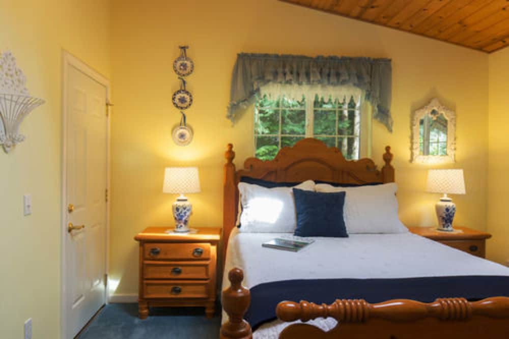 Room, Private Bathroom (Morning Dove) photo 1