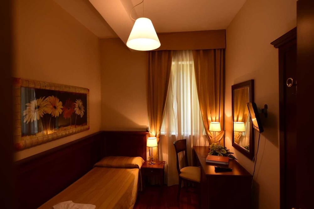 Basic Single Room photo 3
