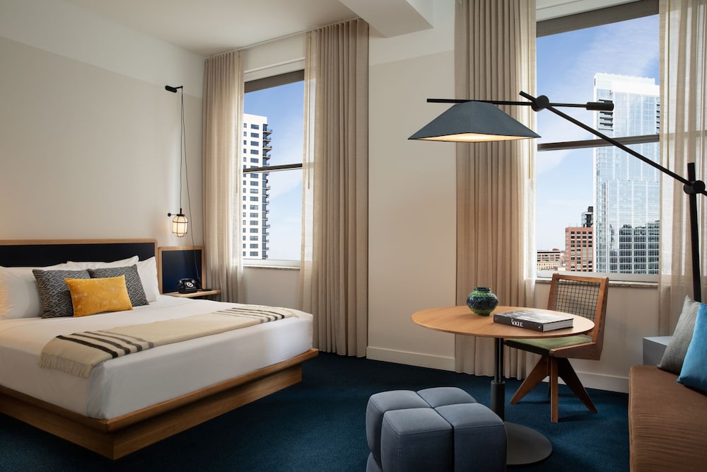 Suite, 1 Bedroom - Photo 1