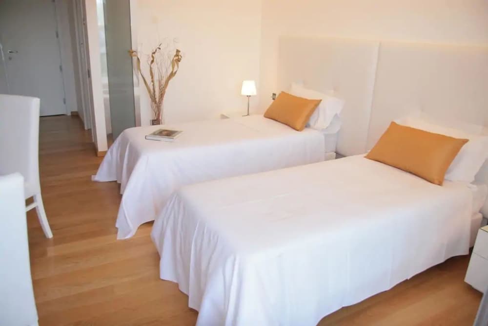 Superior Double or Twin Room, Ensuite, Sea View photo 3