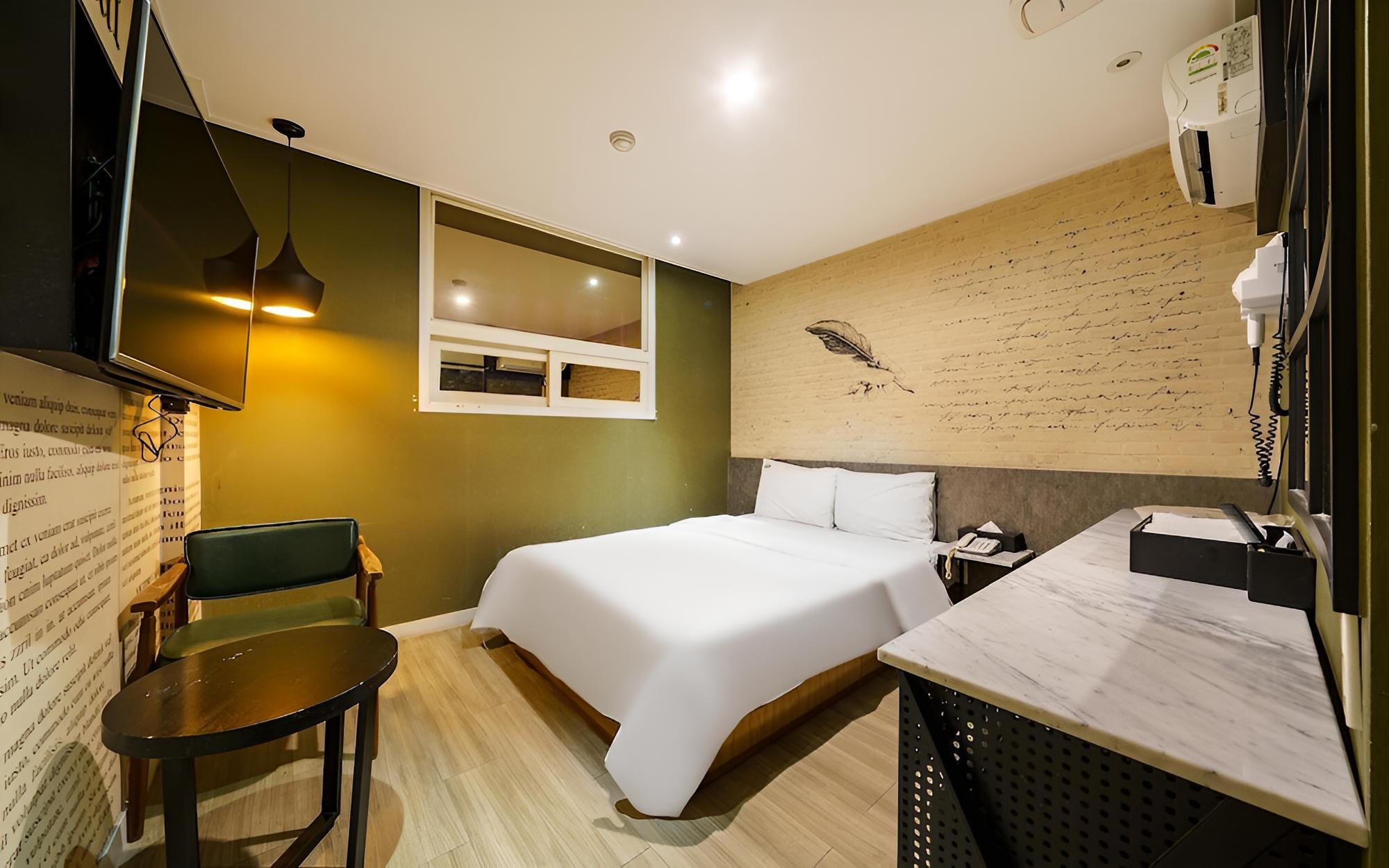 Room (Standard) - Photo 1